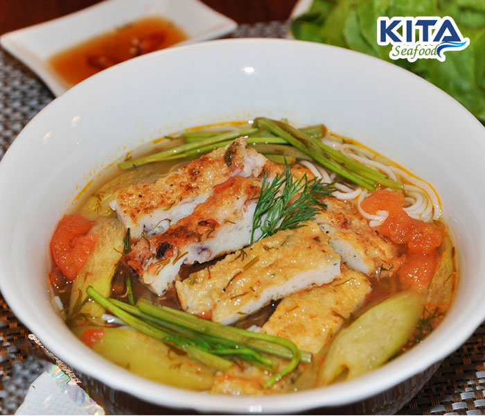 canh chua chả mực