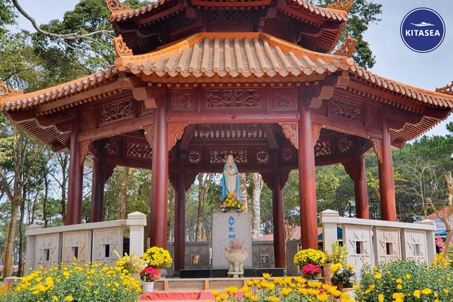 tượng đức mẹ măng đen